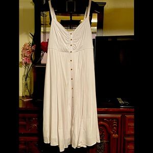 Perfect white dress! Great for all occasions perfect for a graduation